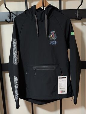 686 Black Pullover Hooded Ski Jacket with Cobra Chest Graphic